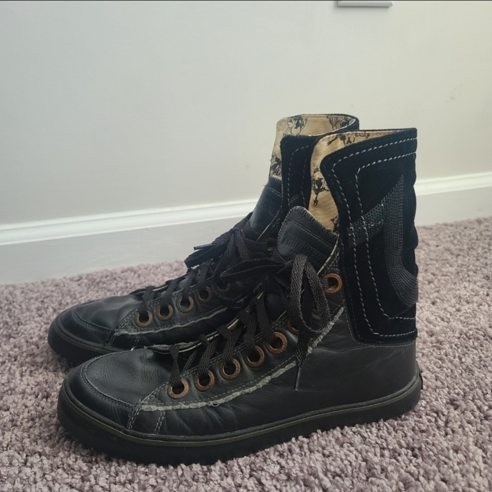 True Religion hightop fold down sneaker size 9 womens Grunge Dark Academia